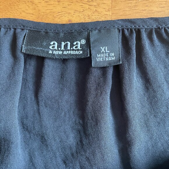 Size XL a.n.a. black short sleeved top with ties - Picture 8 of 10